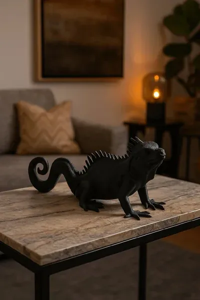 Iguana Figurine Reptile - 1