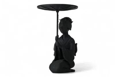 Silent Geisha Sculpture